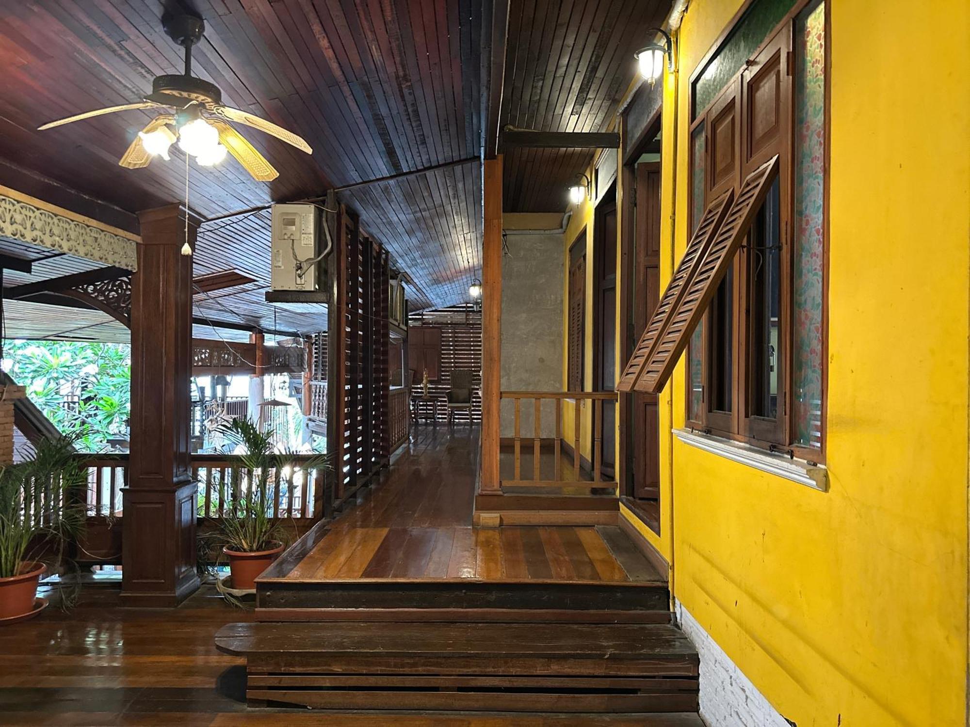 Tony'S Place Ayutthaya Exterior foto